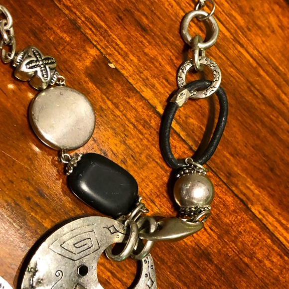 ☀️ Silver and Black Chunky Boho Necklace 21” Length - Picture 6 of 8